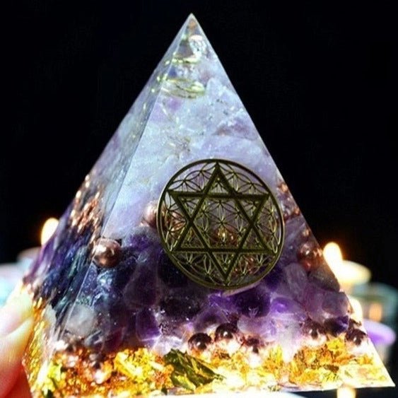 Orgone Pyramid with Protective Amethyst and White Quartz - Home Decor4 cm or 1.6